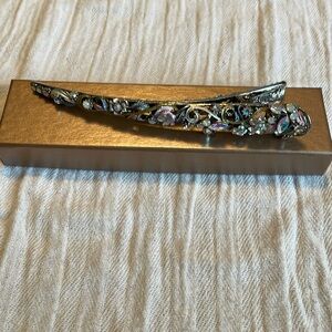Ornate sparkly hair clip